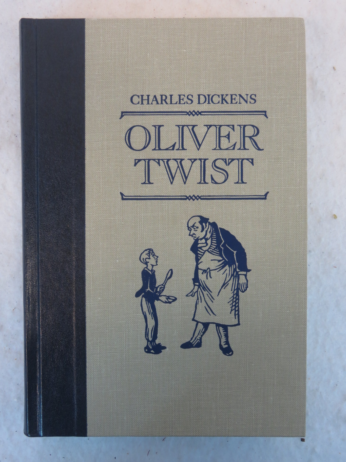 有关以下物品的详细资料: charles dickens oliver twist the world"s